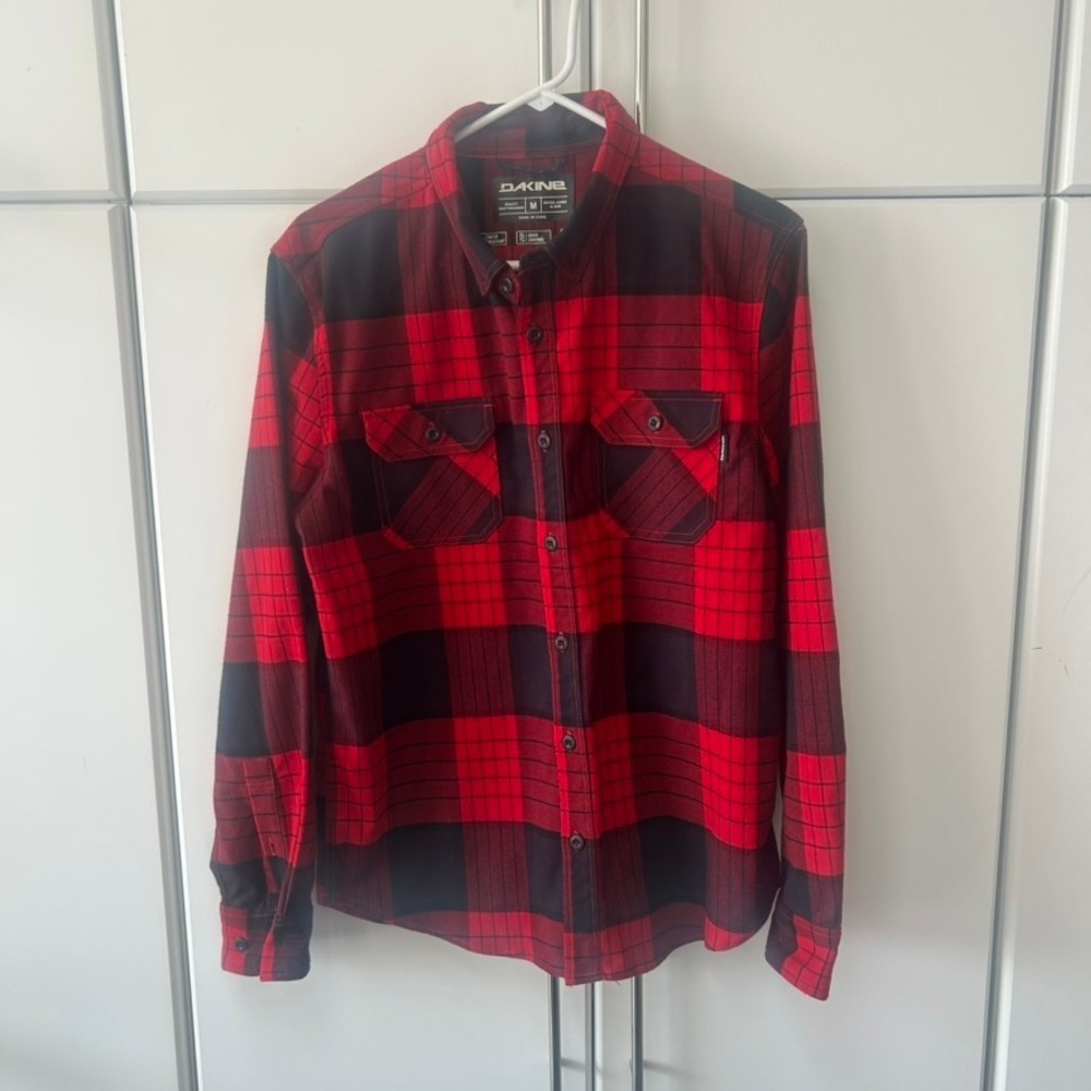 Dakine Mens Flannel Shirt Red Black Plaid Water Resistant Stretch Size M
